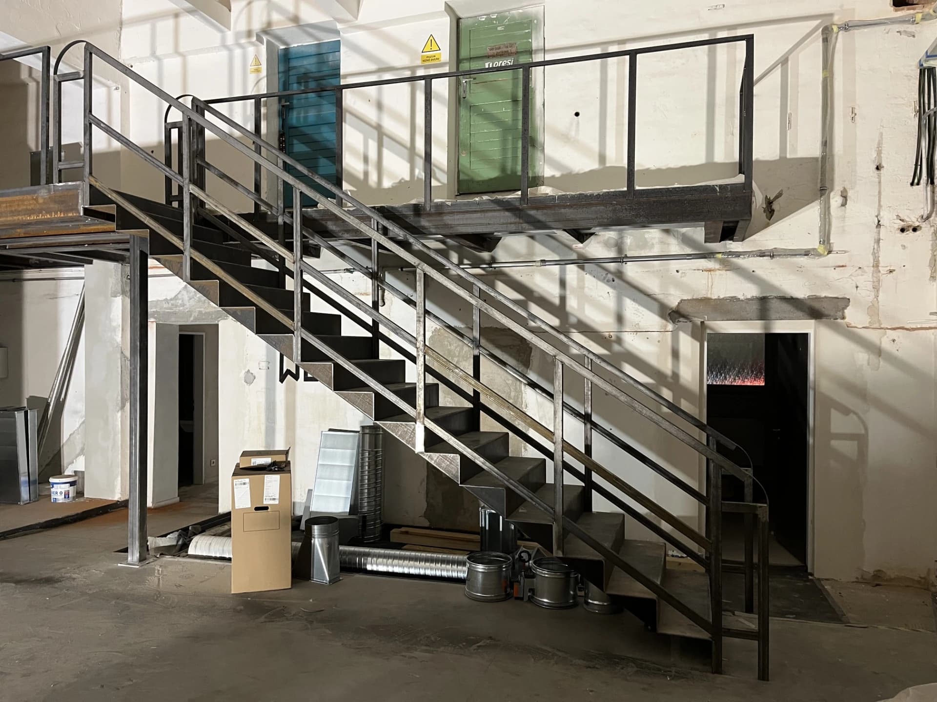 Realizace schodiště na míru — Kovovýroba Rozbroj