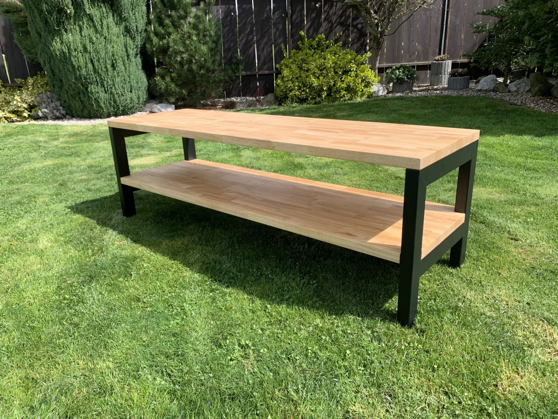 Realizace kovového nábytku — Kovovýroba Rozbroj