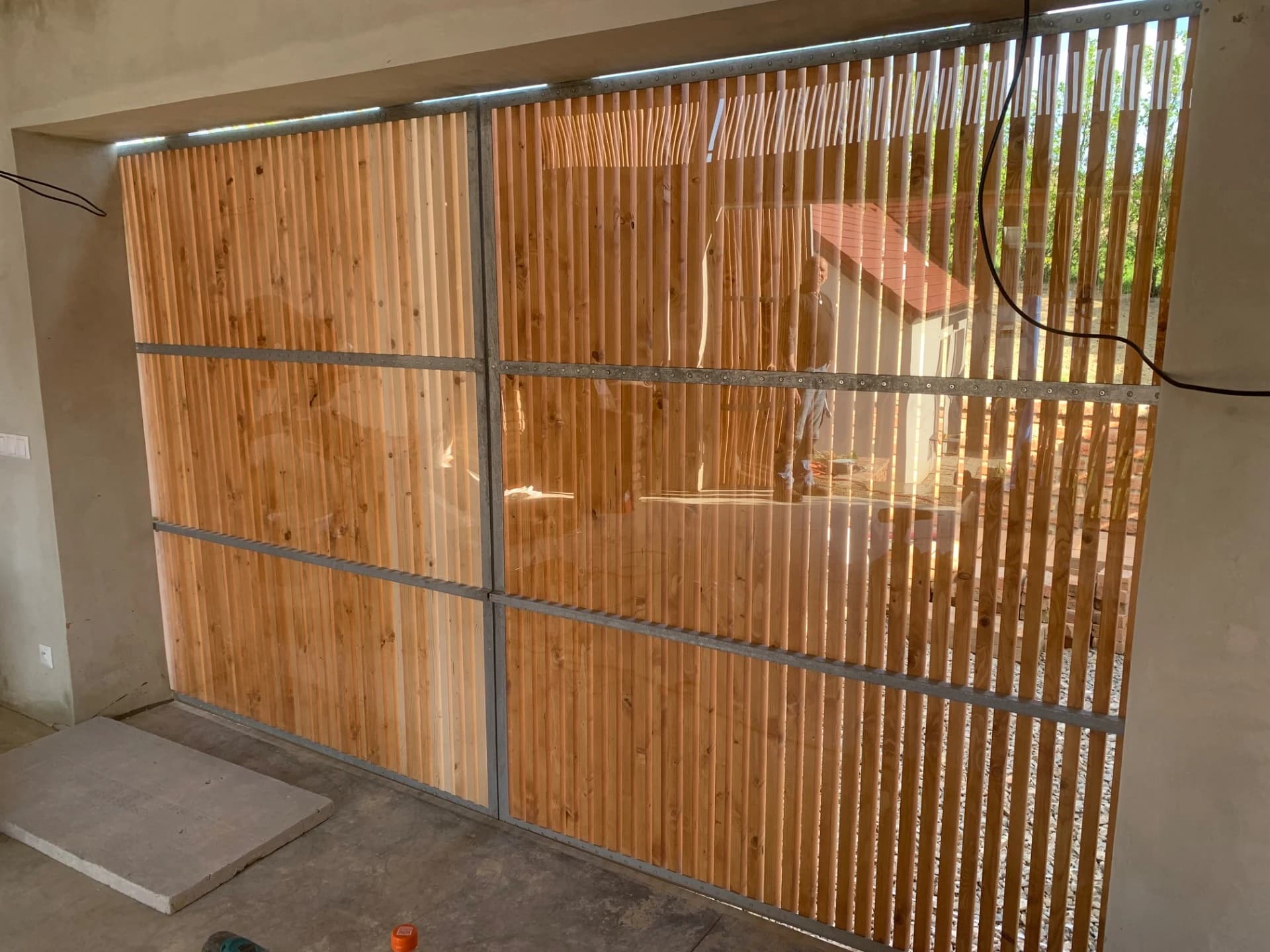 Realizace kovového plotu a branky — Kovovýroba Rozbroj Karviná